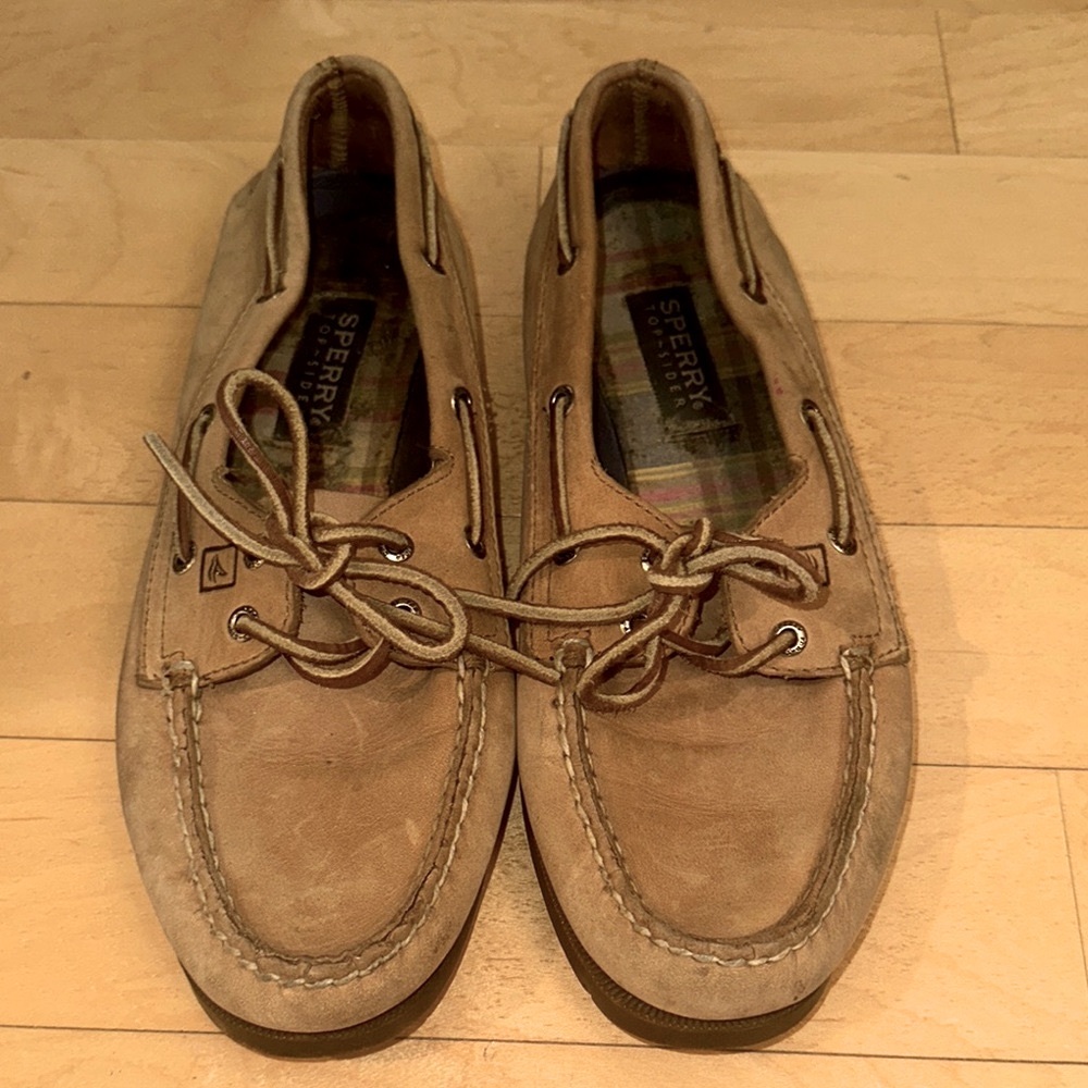 Sperry Tan Boat Shoes with Moccasin Construction